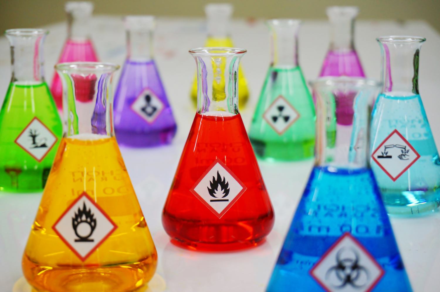 chemical properties of metals and nonmetals in hindi